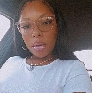 Meet your Posher, Ashlee